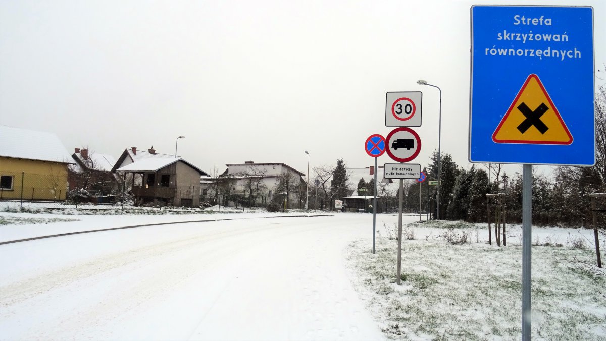 Ulica Wisniowa. Początek od strony szpitala.  